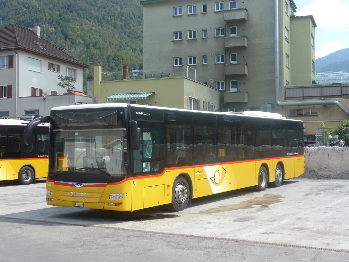 (208'674) - D�nser, Trimmis - GR 106'166 - MAN am 11. August 2019 in Chur, Postgarage