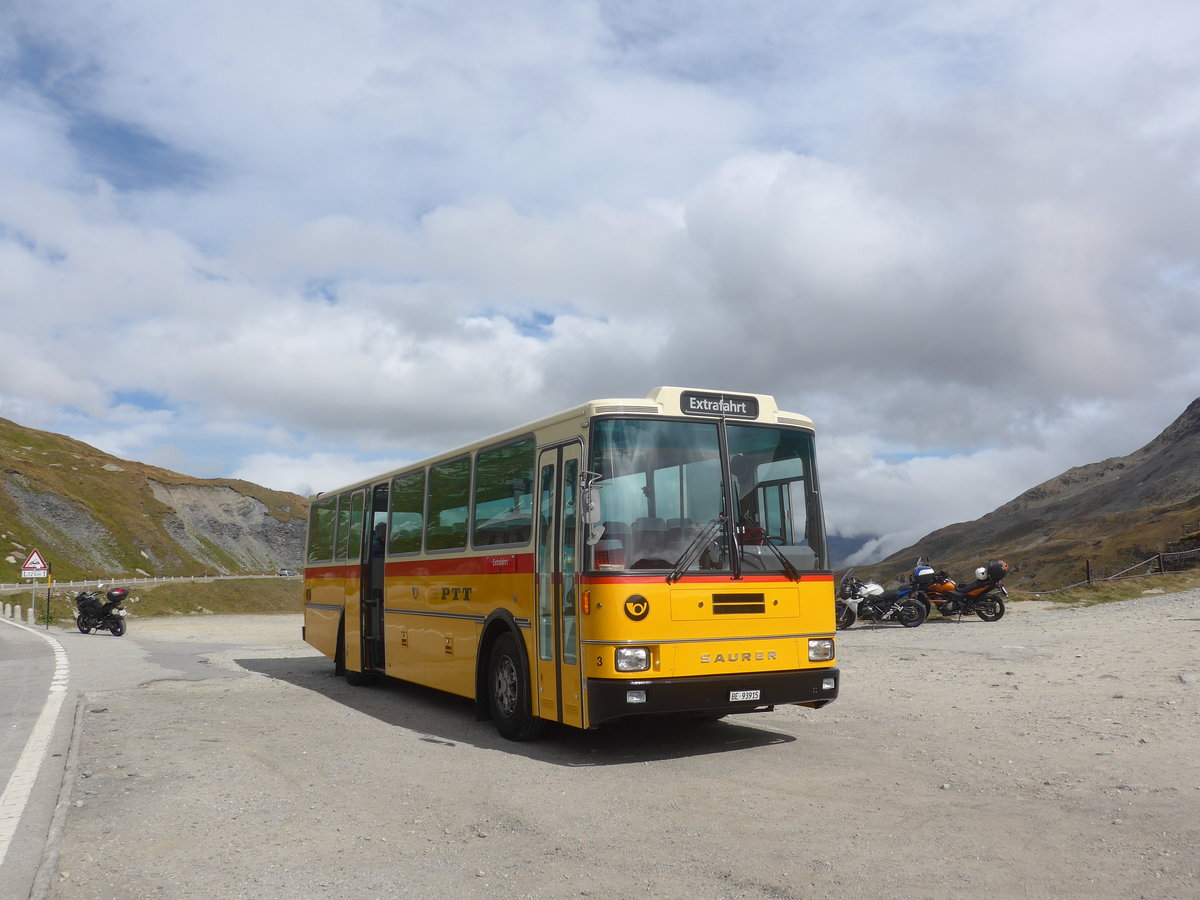 (209'779) - Kolb, Grasswil - Nr. 3/BE 93'915 - Saurer/R&J (ex Schmocker, Stechelberg Nr. 3; ex Schmocker, Stechelberg Nr. 1; ex Gertsch, Stechelberg Nr. 1) am 22. September 2019 in Furka, Passh�he