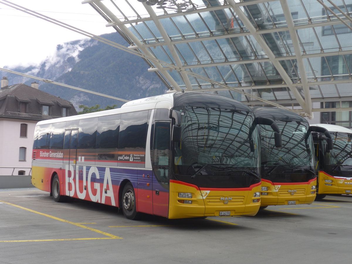 (210'056) - PostAuto Graub�nden - GR 162'990 - MAN am 6. Oktober 2019 in Chur, Postautostation