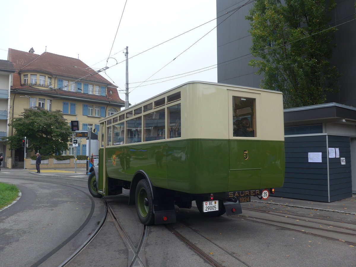 (210'423) - SVB Bern (Bernmobil historique) - Nr. 5/BE 29'005 - Saurer am 20. Oktober 2019 in Bern, Weissenb�hl