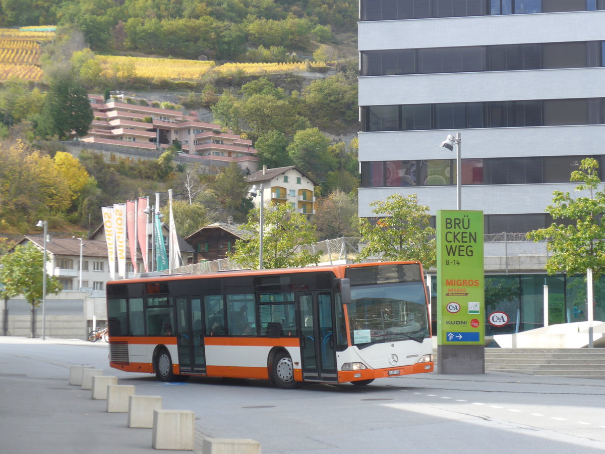 (210'658) - Ruffiner, Turtmann - VS 491'395 - Mercedes (ex Regiobus, Gossau Nr. 22) am 27. Oktober 2019 beim Bahnhof Visp