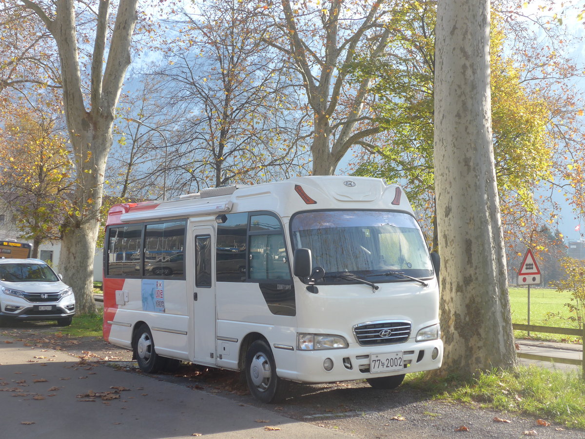 (210'985) - Aus S�dkorea: ??? - 77LT2002 - Hyundai am 11. November 2019 beim Bahnhof Interlaken Ost