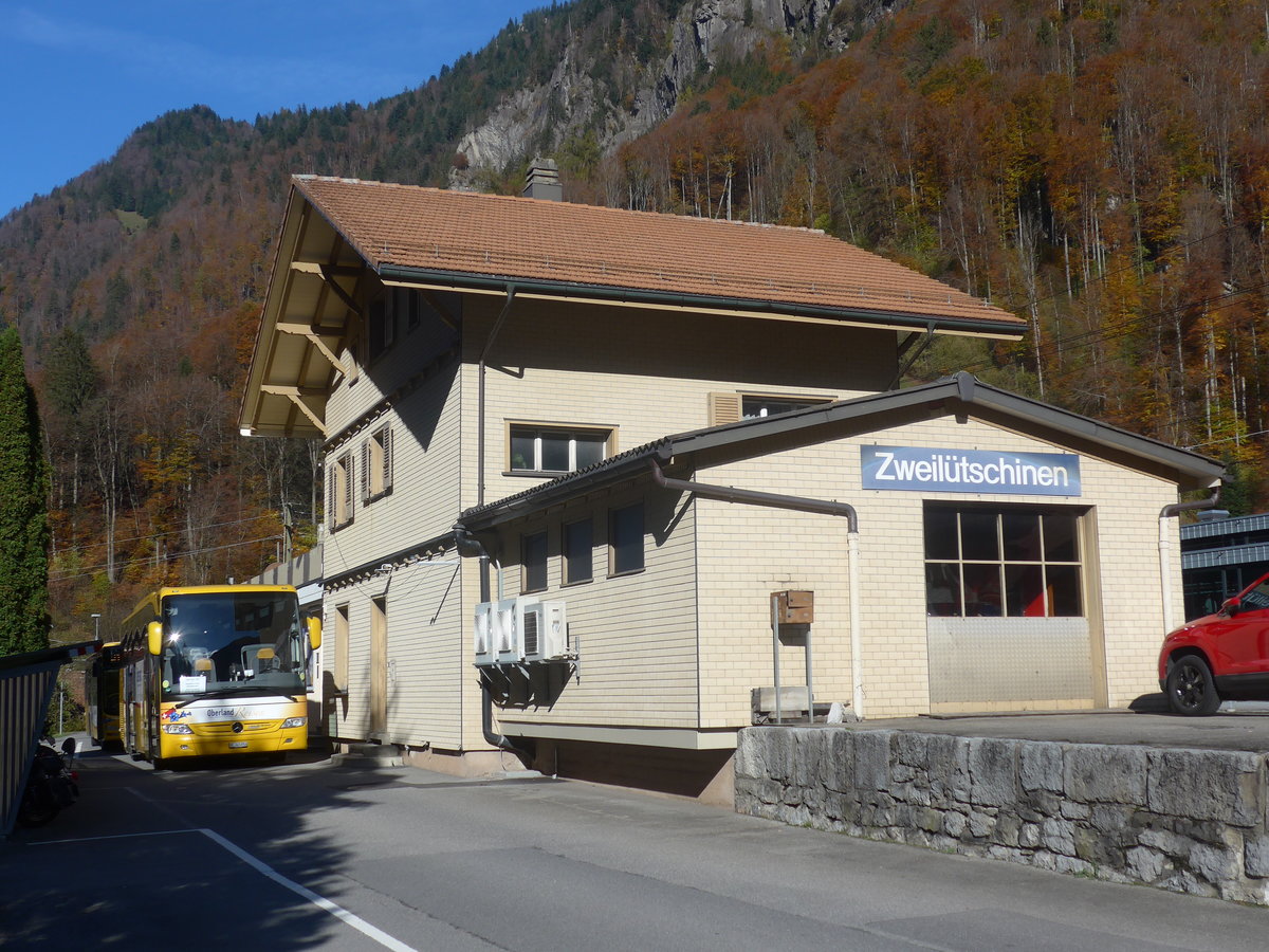 (210'996) - Oberland Reisen, Thun - Nr. 27/BE 345'856 - Mercedes (ex AVG Grindelwald Nr. 27) am 11. November 2019 beim Bahnhof Zweil�tschinen