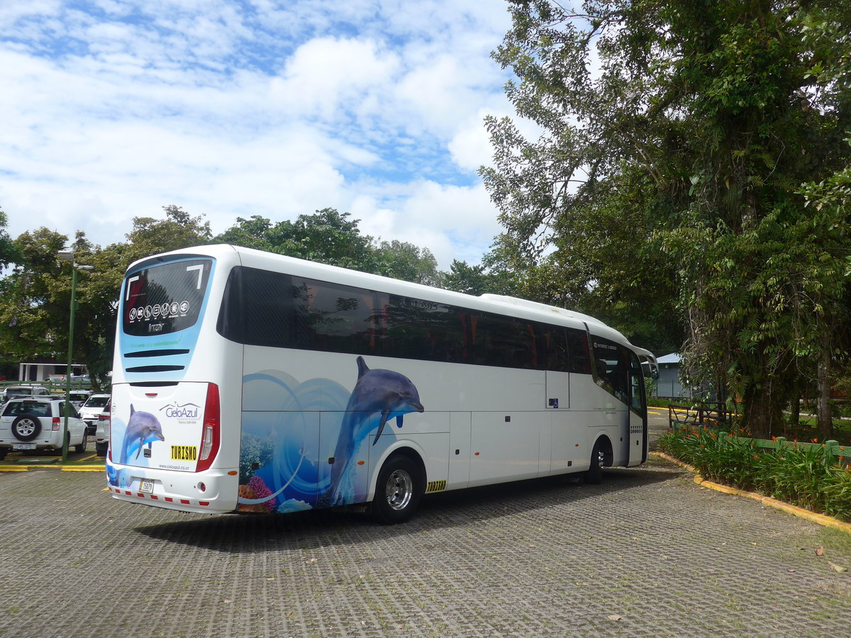 (211'227) - CieloAzul, San Jos� - Nr. 67/15'079 - Scania/Irizar am 14. November 2019 in La Fortuna, Mistico
