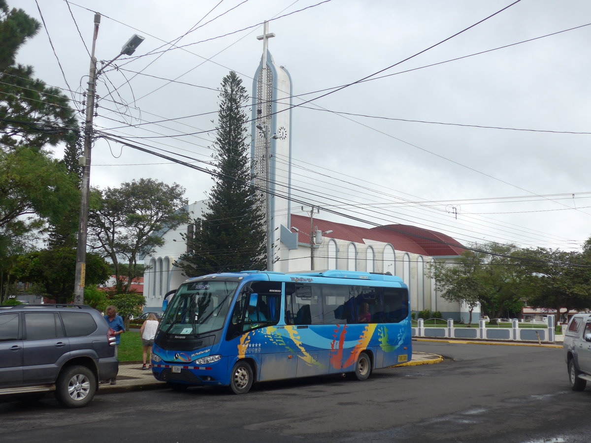 (211'324) - Transnasa, San Jos� - 15'369 - Mercedes/Marcopolo am 15. November 2019 in Tilar�n, Kirche