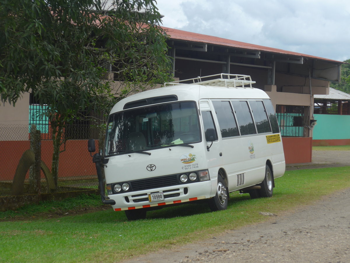 (212'401) - Walis Tours - 10'980 - Toyota am 25. November 2019 in Boca Arenal