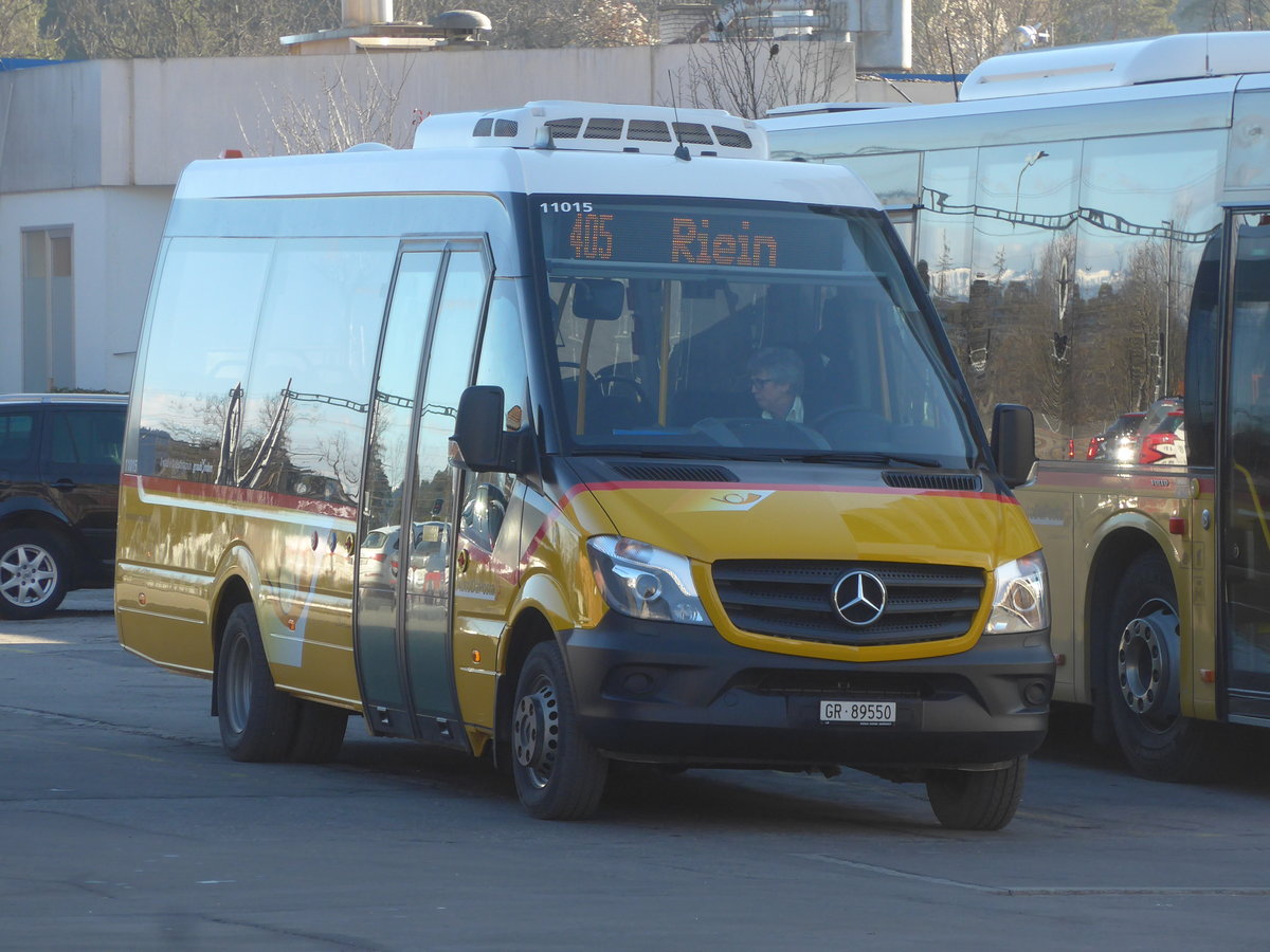 (212'596) - PostAuto Graub�nden - Nr. 12/GR 89'550 - Mercedes am 7. Dezember 2019 beim Bahnhof Ilanz