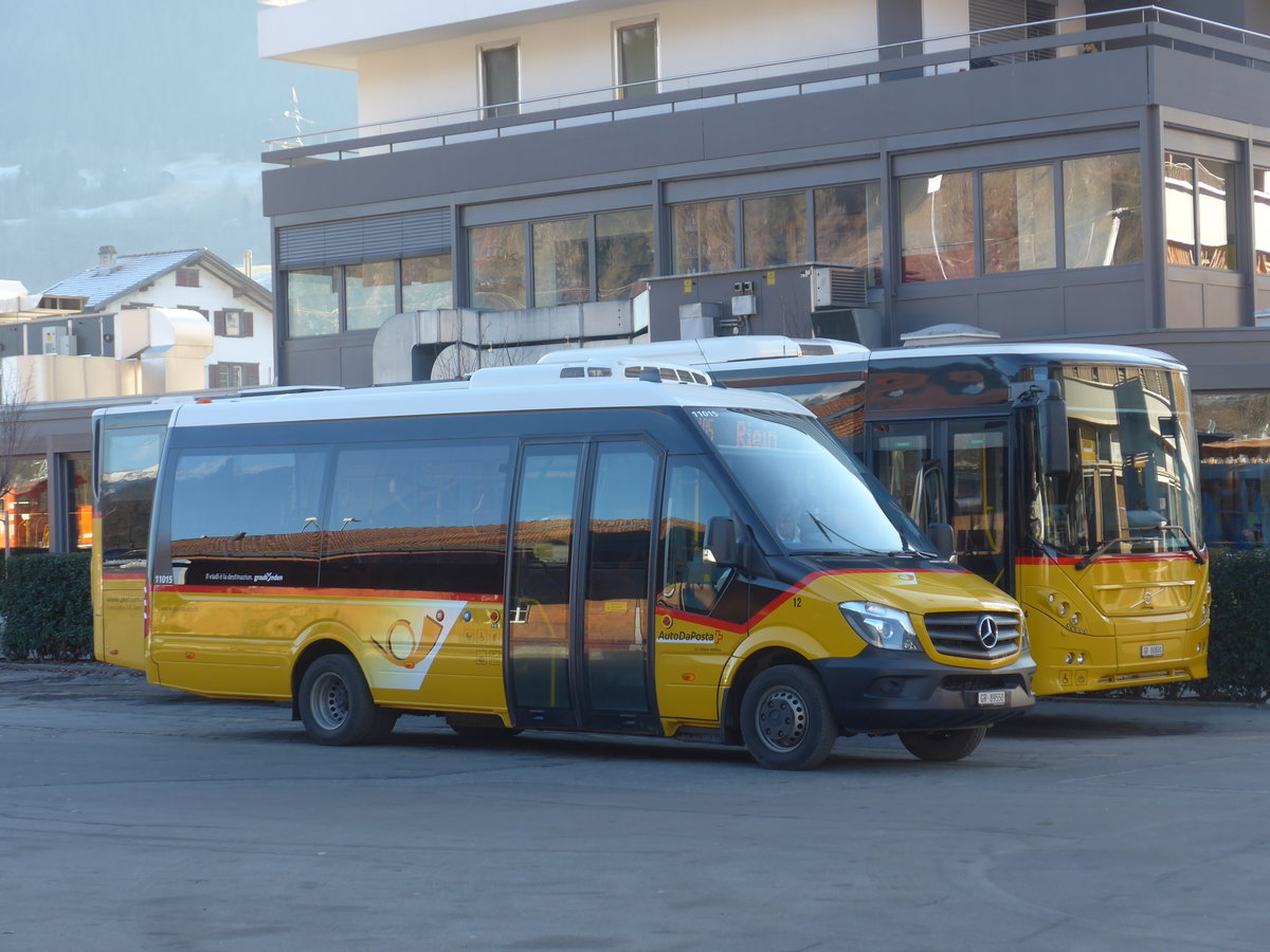 (212'597) - PostAuto Graub�nden - Nr. 12/GR 89'550 - Mercedes am 7. Dezember 2019 beim Bahnhof Ilanz