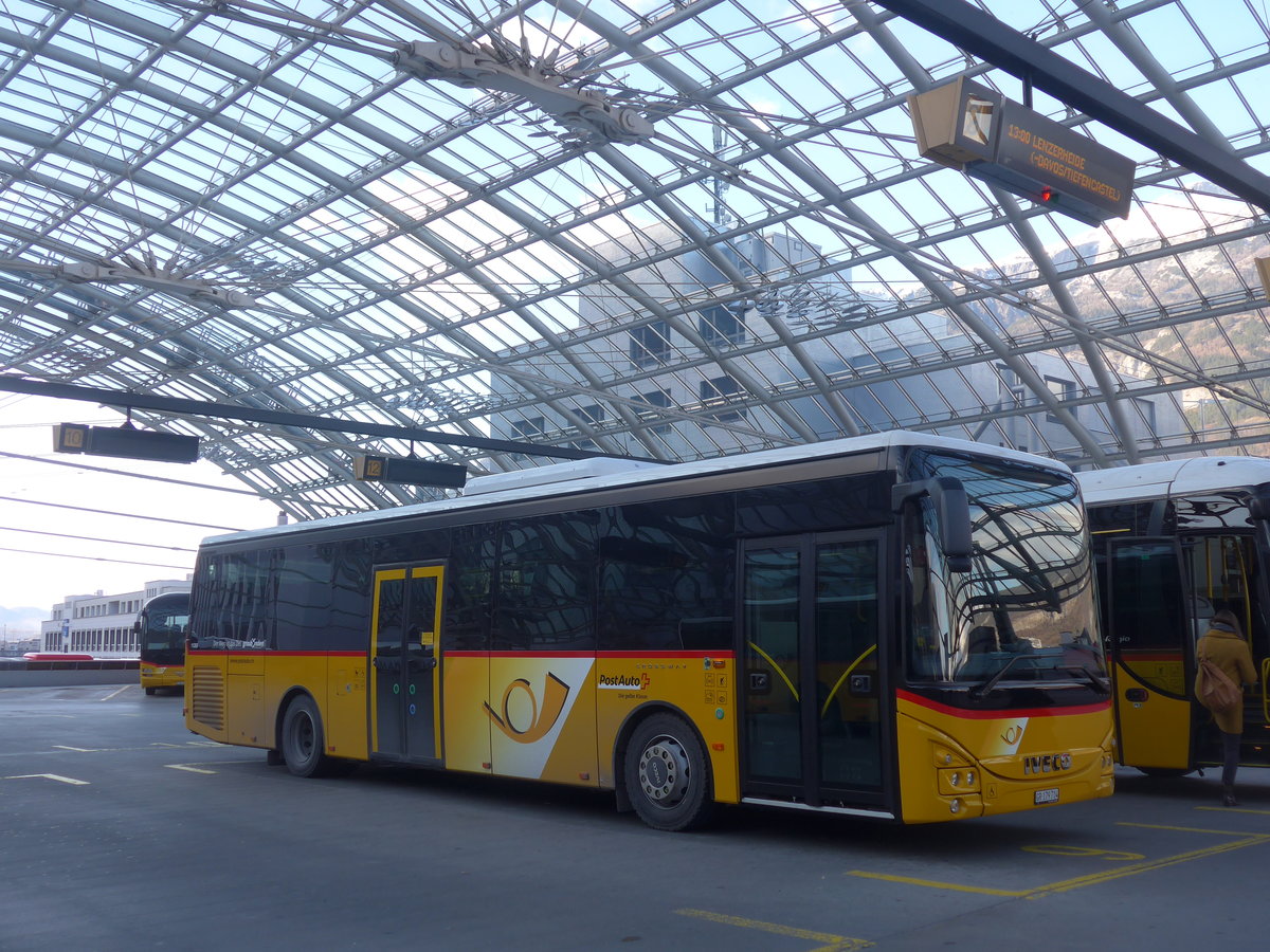 (212'640) - PostAuto Graub�nden - GR 179'714 - Iveco am 7. Dezember 2019 in Chur, Postautostation