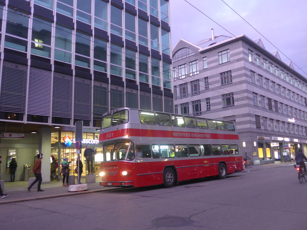 (212'676) - WV Winterthur - Nr. 601/ZH 203'738 - B�ssing (ex Nr. 201; ex Amt f�r Luftverkehr, Z�rich Nr. 47; ex Swissair, Z�rich Nr. 23) am 7. Dezember 2019 in Winterthur, Schmidgasse