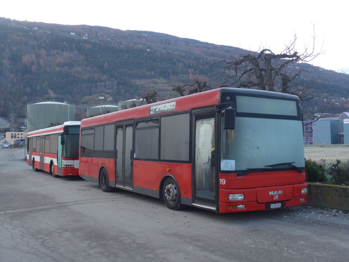 (212'707) - Lathion, Sion - Nr. 19/VS 197'617 - MAN/G�ppel (ex AFA Adelboden Nr. 55) am 8. Dezember 2019 in Sion, Garage
