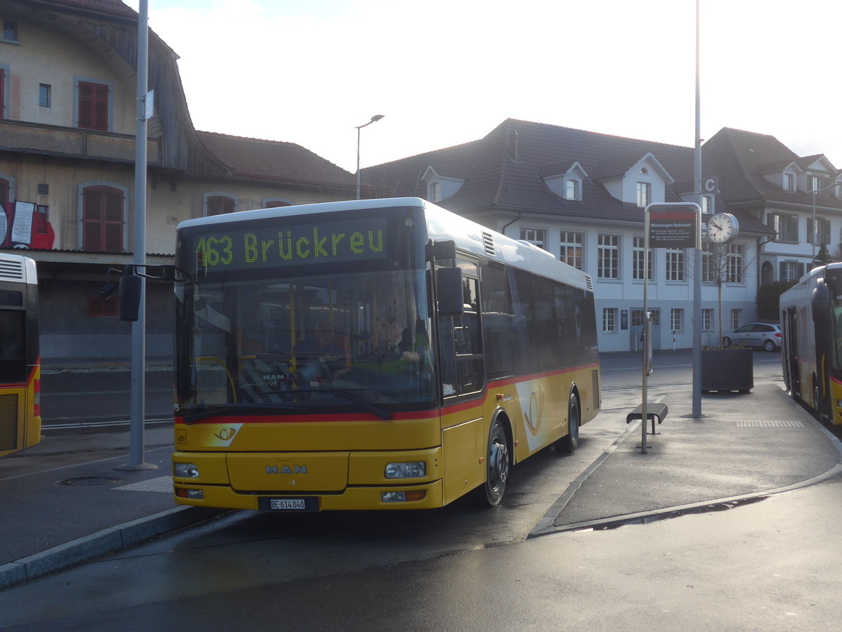 (212'884) - PostAuto Bern - BE 614'040 - MAN/G�ppel (ex AVG Meiringen Nr. 72) am 14. Dezember 2019 beim Bahnhof M�nsingen