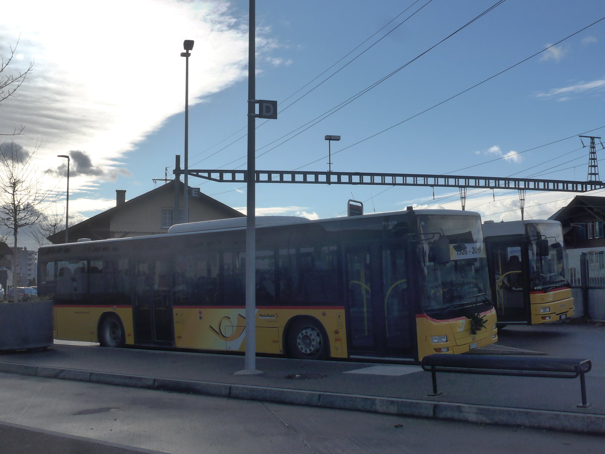 (212'932) - PostAuto Bern - Nr. 202/BE 724'202 - MAN (ex RBS Worblaufen Nr. 202) am 14. Dezember 2019 beim Bahnhof M�nsingen