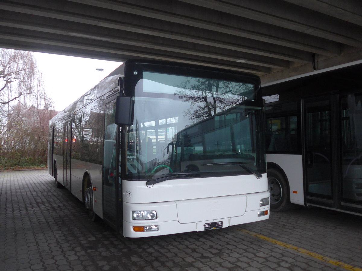 (213'013) - Interbus, Yverdon - Nr. 61 - MAN (ex transN, La Chaux-de-Fonds; ex TN Neuch�tel) am 22. Dezember 2019 in Kerzers, Murtenstrasse