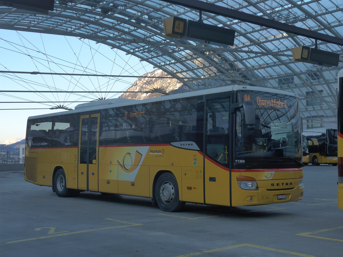 (213'210) - PostAuto Graub�nden - GR 179'704 - Setra am 1. Januar 2020 in Chur, Postautostation