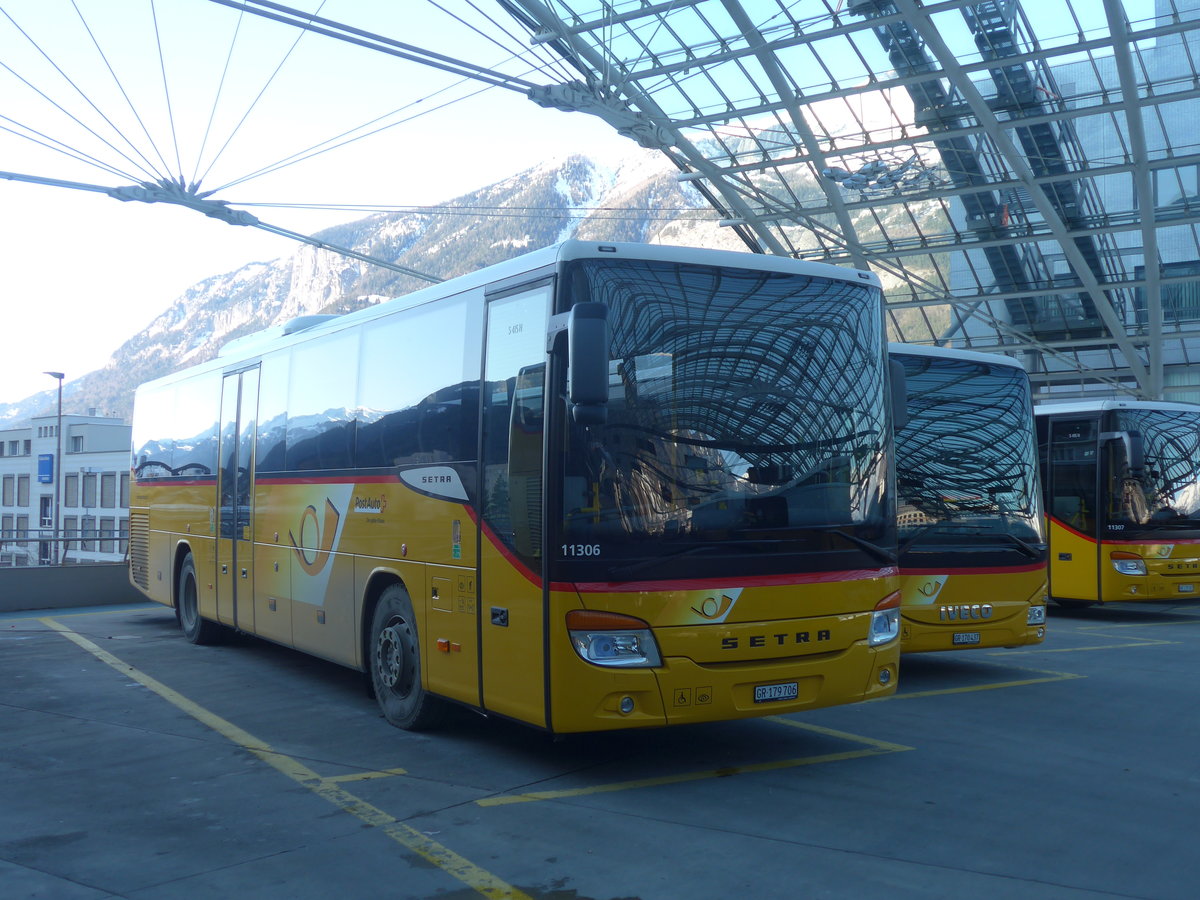 (213'272) - PostAuto Graub�nden - GR 179'706 - Setra am 1. Januar 2020 in Chur, Postautostation