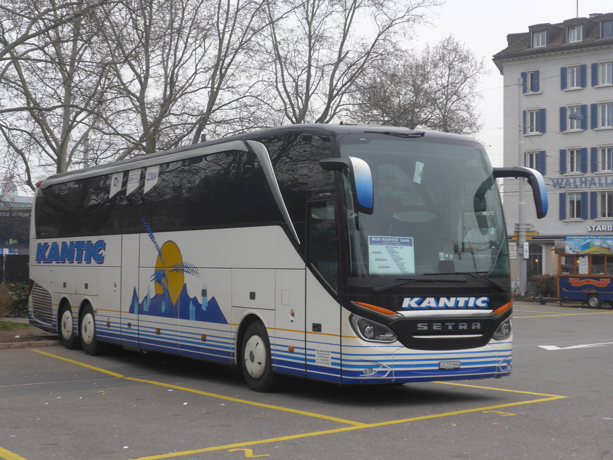 (213'276) - Kantic, Neudorf - LU 237'694 - Setra am 1. Januar 2020 in Z�rich, Sihlquai