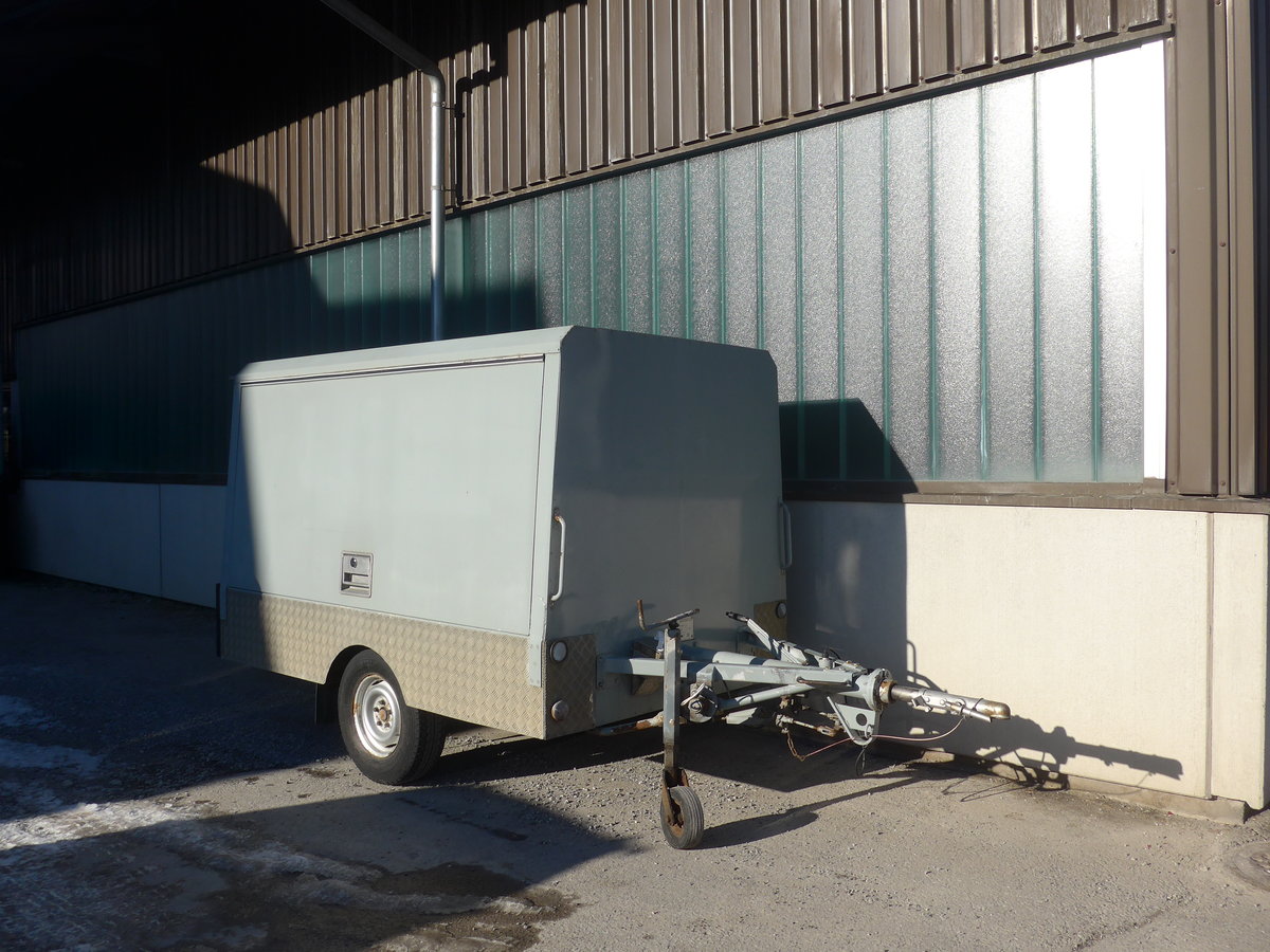 (213'296) - K�bli, Gstaad - Gangloff/AW PTT Gep�ckanh�nger am 2. Januar 2020 in Gstaad, Garage