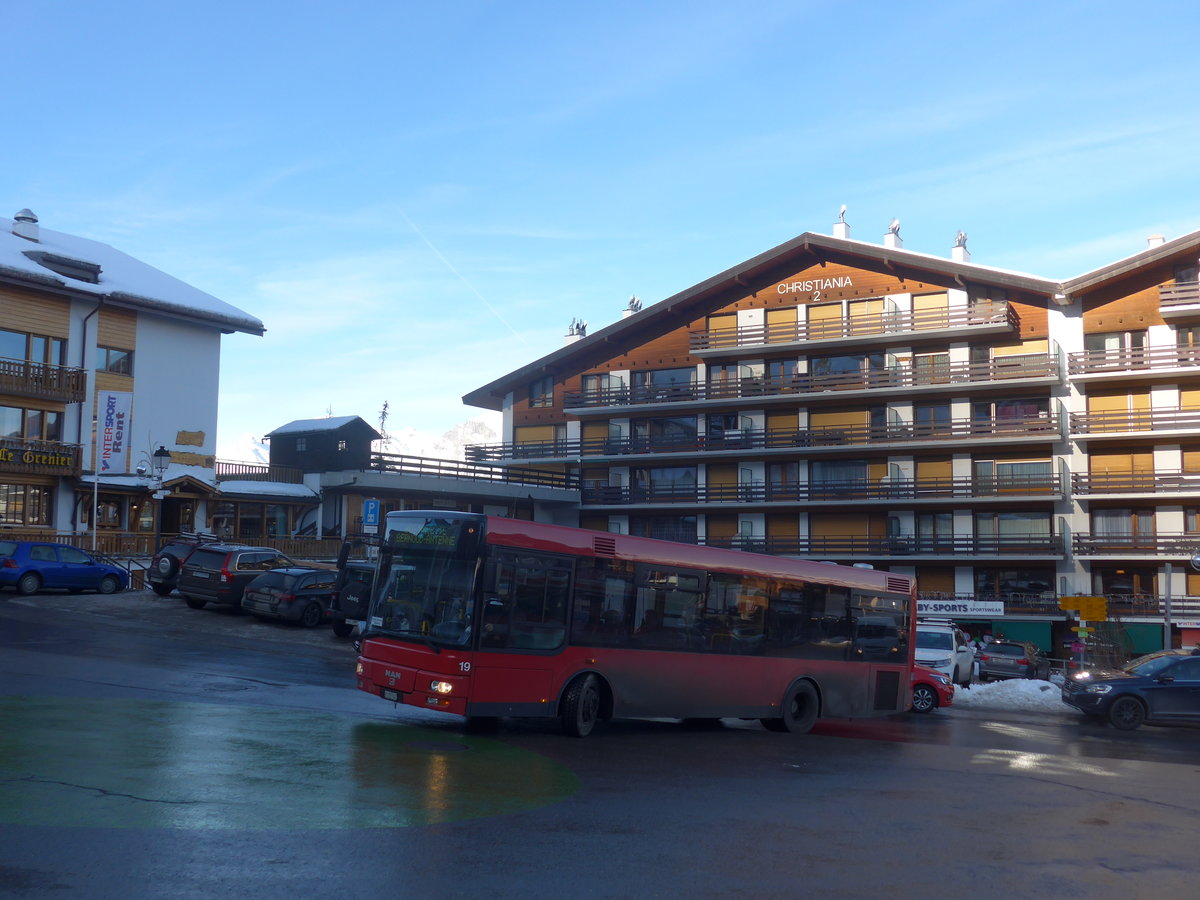 (213'341) - Lathion, Sion - Nr. 19/VS 197'617 - MAN/G�ppel (ex AFA Adelboden Nr. 55) am 4. Januar 2020 in Haute-Nendaz, T�l�cabine