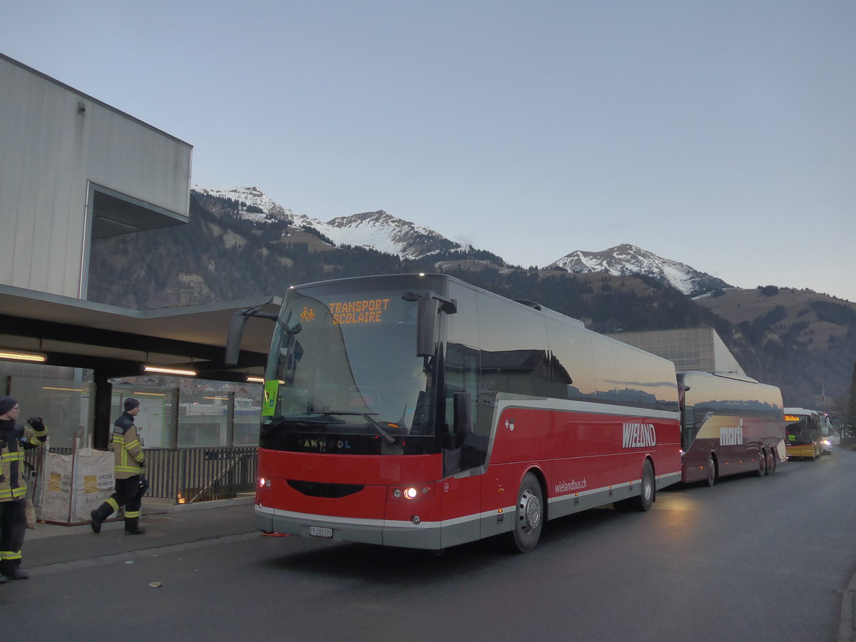 (213'463) - Wieland, Murten - Nr. 111/FR 300'599 - Van Hool am 11. Januar 2020 beim Bahnhof Frutigen