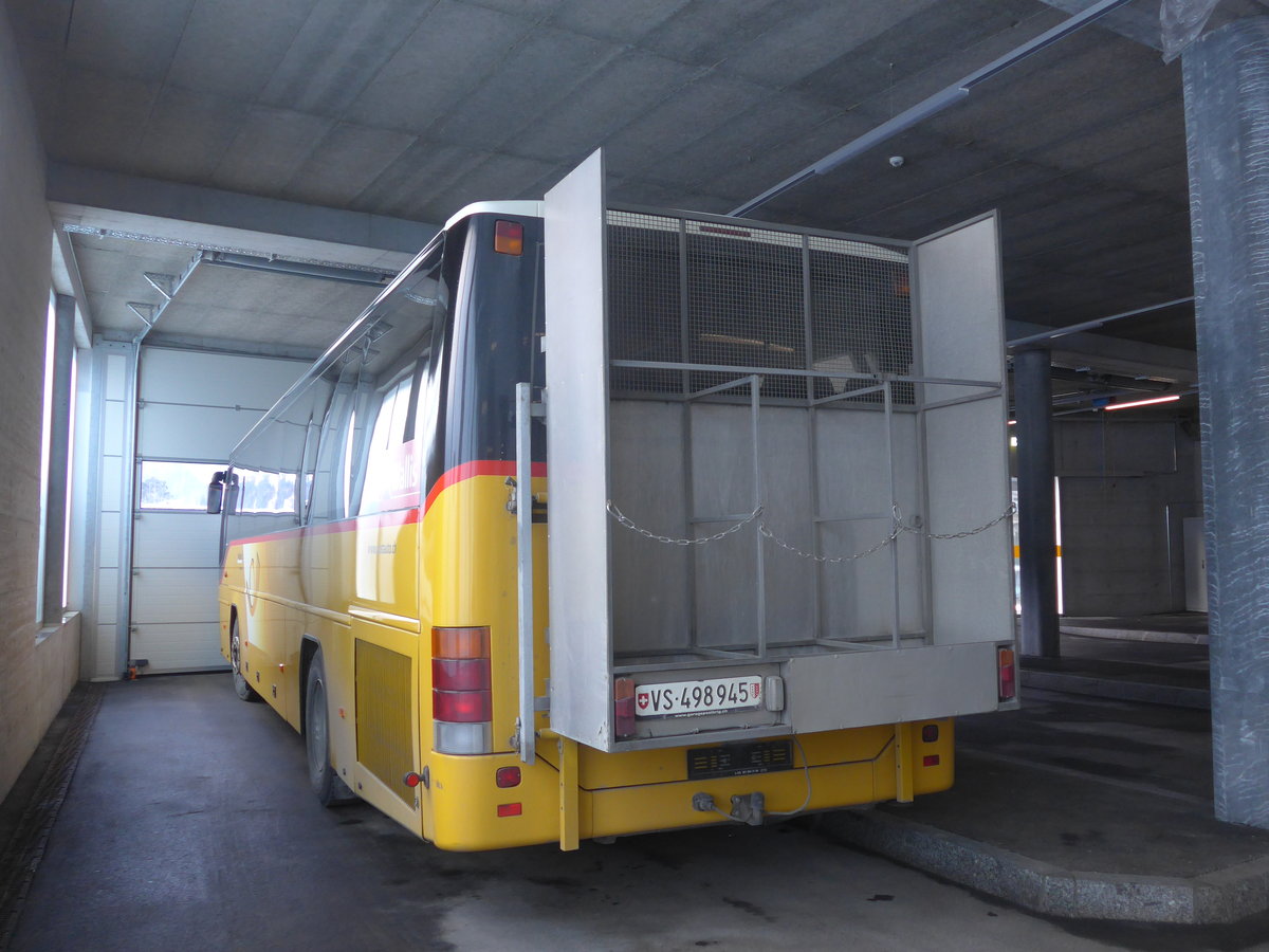 (214'137) - PostAuto Wallis - VS 498'945 - Volvo (ex PostAuto Graub�nden GR 180'030; ex Reptrans, Salouf; ex PostAuto Graub�nden GR 102'313) am 9. Februar 2020 in Fiesch, Postautostation