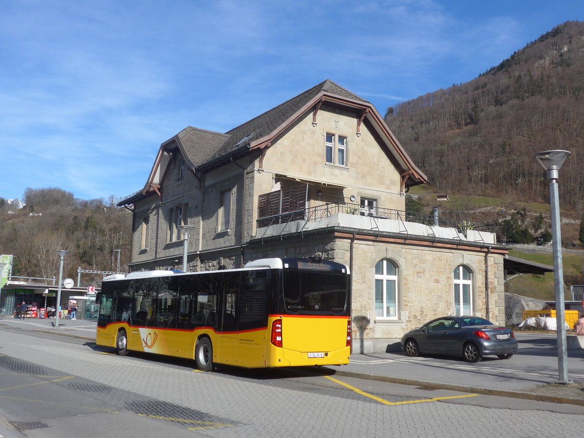(214'202) - Niederer, Filzbach - Nr. 3/GL 61 - Mercedes am 15. Februar 2020 beim Bahnhof N�fels-Mollis