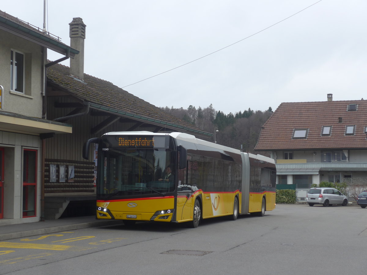 (215'046) - PostAuto Bern - BE 546'245 - Solaris am 2. M�rz 2020 beim Bahnhof Laupen