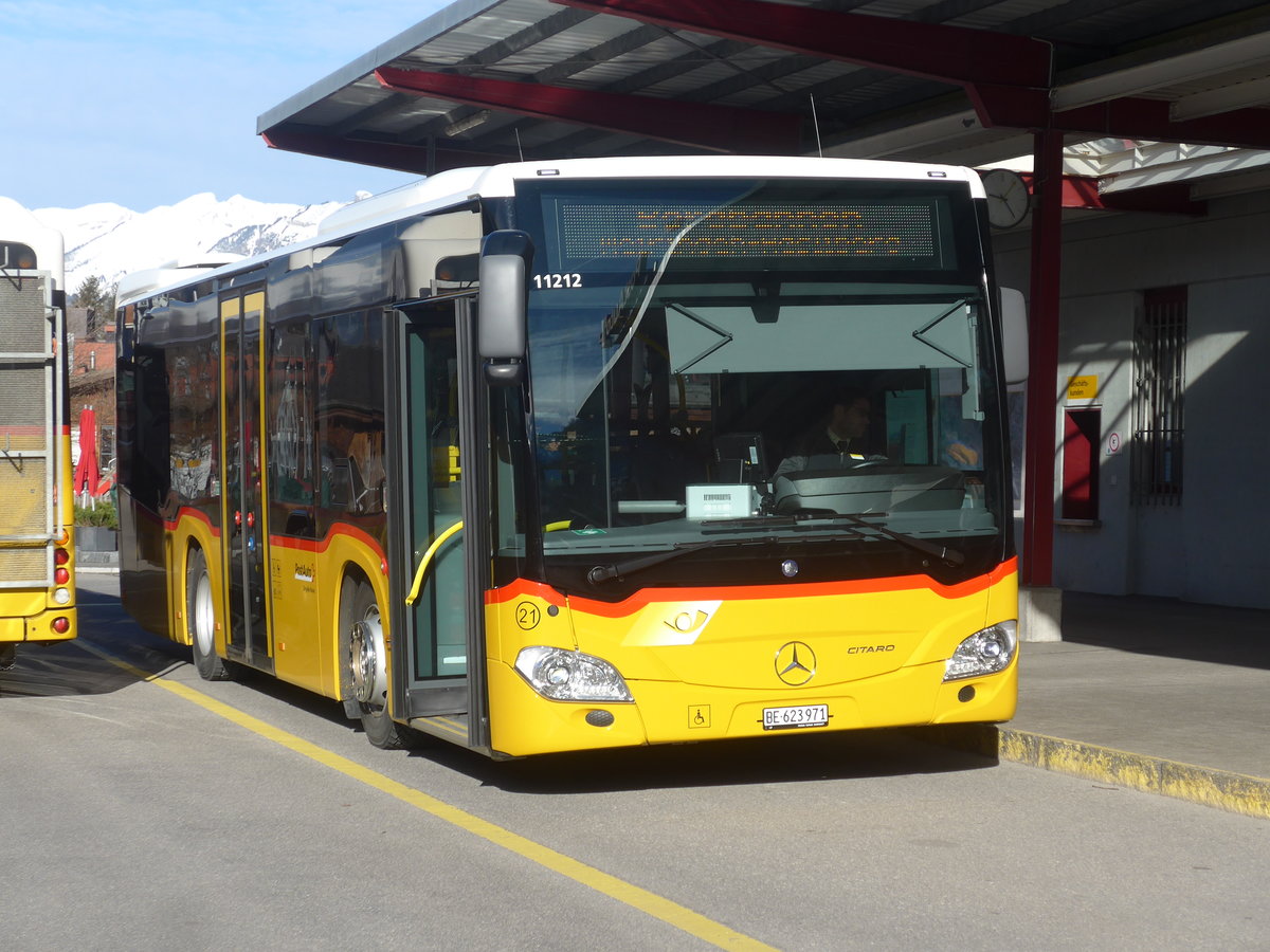 (215'064) - Fl�ck, Brienz - Nr. 21/BE 623'971 - Mercedes am 8. M�rz 2020 in Meiringen, Postautostation