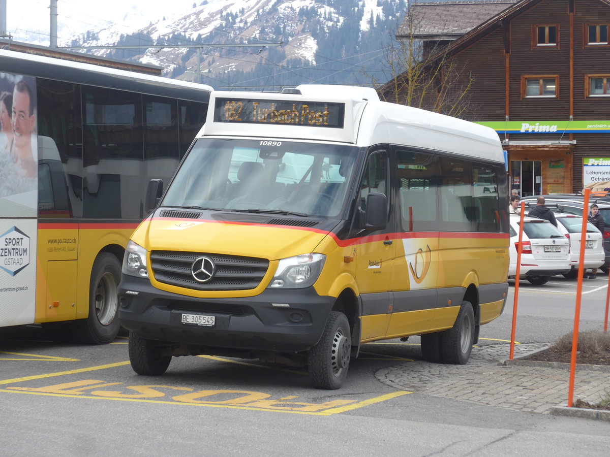(215'141) - K�bli, Gstaad - BE 305'545 - Mercedes am 14. M�rz 2020 beim Bahnhof Gstaad