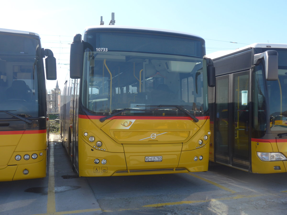 (215'207) - Favre, Avenches - VD 615'780 - Volvo am 15. M�rz 2020 in Yverdon, Postgarage