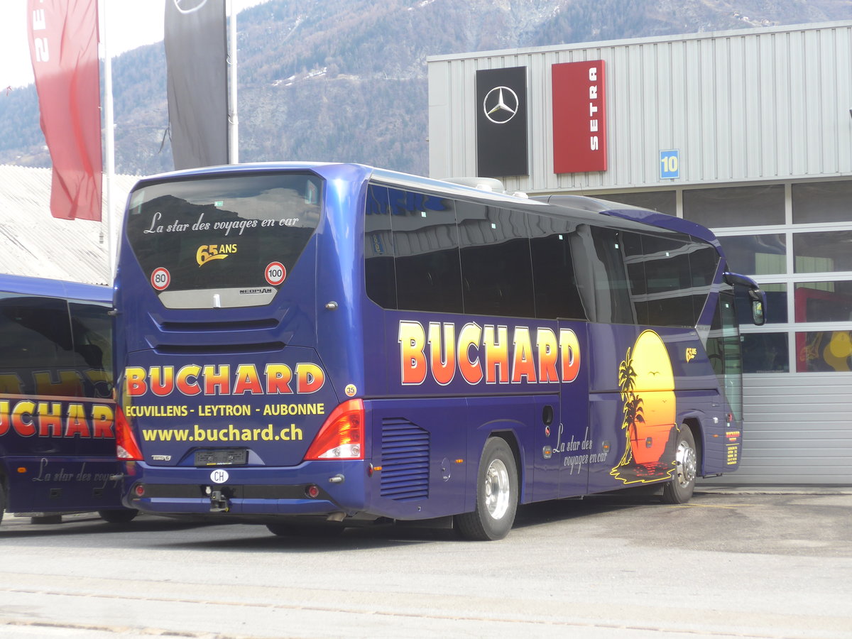 (215'318) - Buchard, Leytron - Nr. 35 - Neoplan am 20. M�rz 2020 in Leytron, Garage