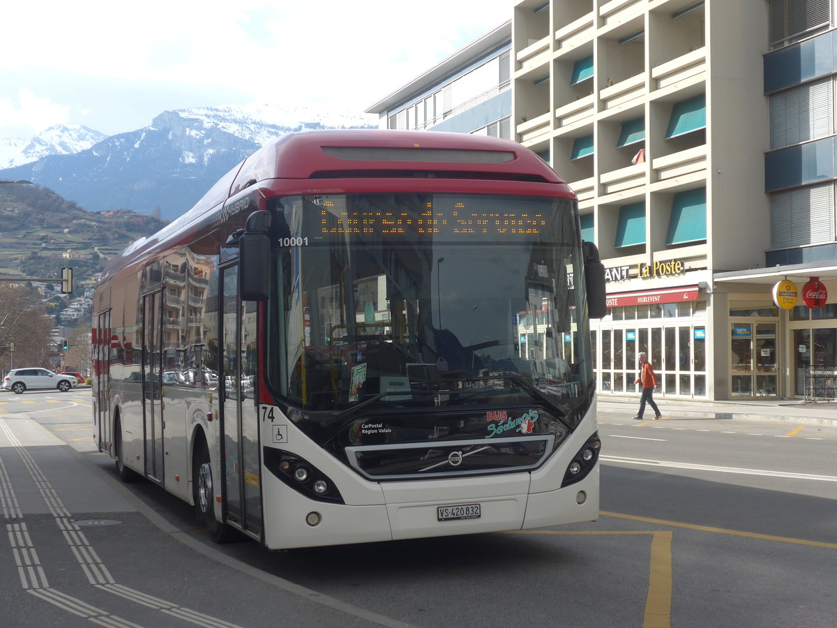 (215'336) - PostAuto Wallis - Nr. 74/VS 420'832 - Volvo am 20. M�rz 2020 beim Bahnhof Sion