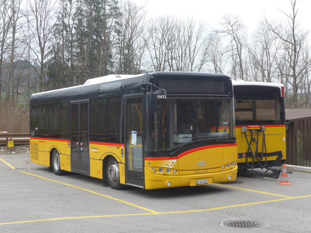 (215'387) - PostAuto Bern - Nr. 14/BE 669'367 - Solaris (ex Klopfstein, Laupen Nr. 14) am 22. M�rz 2020 in Laupen, Garage