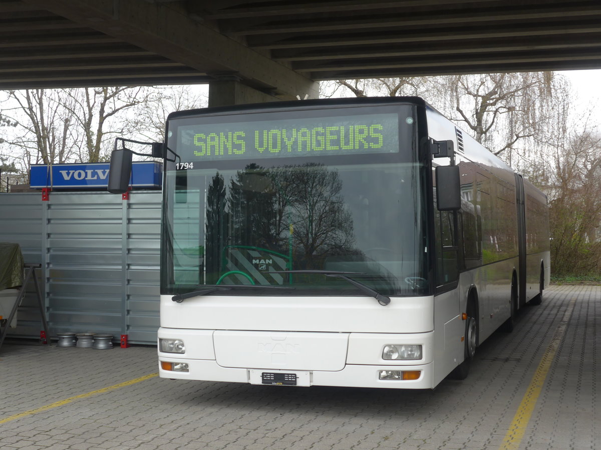 (215'411) - VMCV Clarens - Nr. 904 - MAN (ex transN, La Chaux-de-Fonds Nr. 241; ex TN Neuch�tel Nr. 241) am 22. M�rz 2020 in Kerzers, Murtenstrasse
