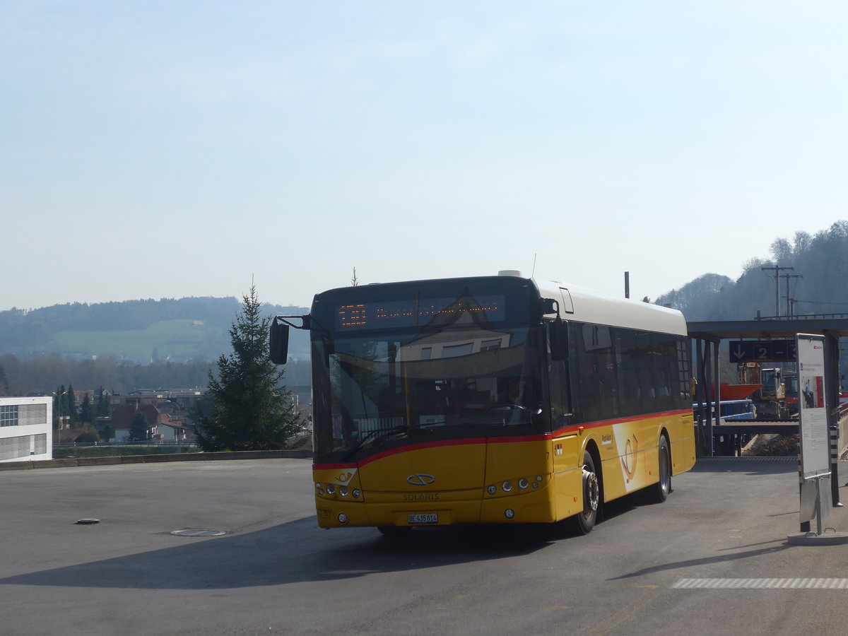 (215'570) - PostAuto Bern - Nr. 7/BE 435'814 - Solaris (ex Lengacher, Wichtrach Nr. 4) am 27. M�rz 2020 beim Bahnhof Flamatt