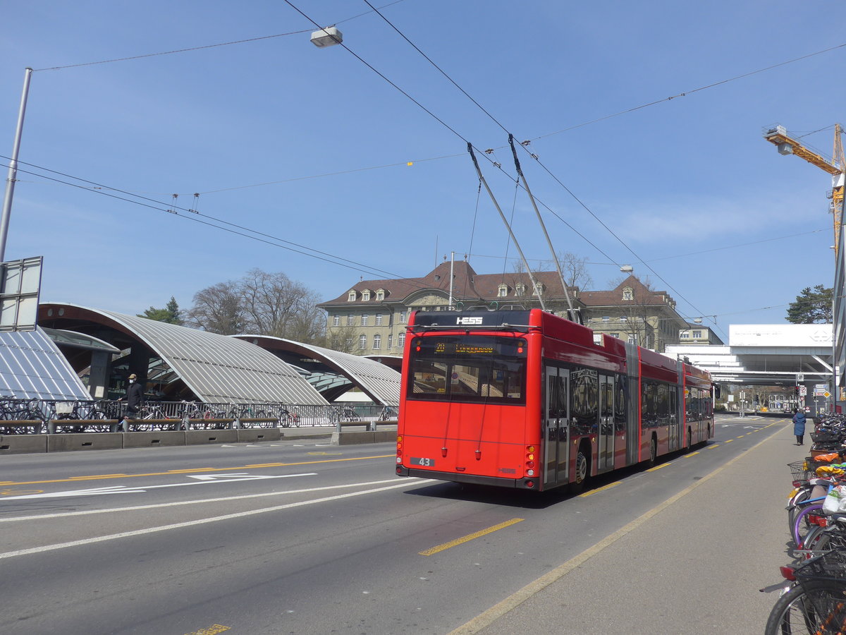 (215'589) - Bernmobil, Bern - Nr. 43 - Hess/Hess Doppelgelenktrolleybus am 27. M�rz 2020 in Bern, Schanzenstrasse