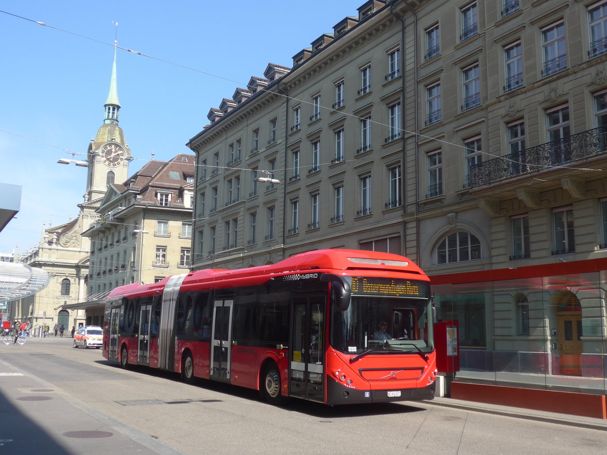 (215'602) - Bernmobil, Bern - Nr. 877/BE 832'877 - Volvo am 27. M�rz 2020 beim Bahnhof Bern