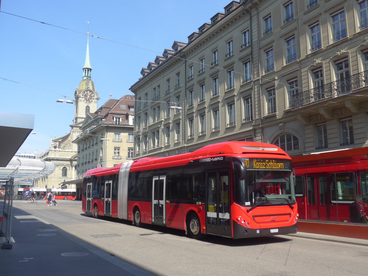 (215'610) - Bernmobil, Bern - Nr. 871/BE 832'871 - Volvo am 27. M�rz 2020 beim Bahnhof Bern