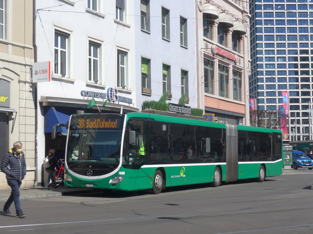 (215'755) - BVB Basel - Nr. 7044/BS 99'344 - Mercedes am 31. M�rz 2020 beim Bahnhof Basel