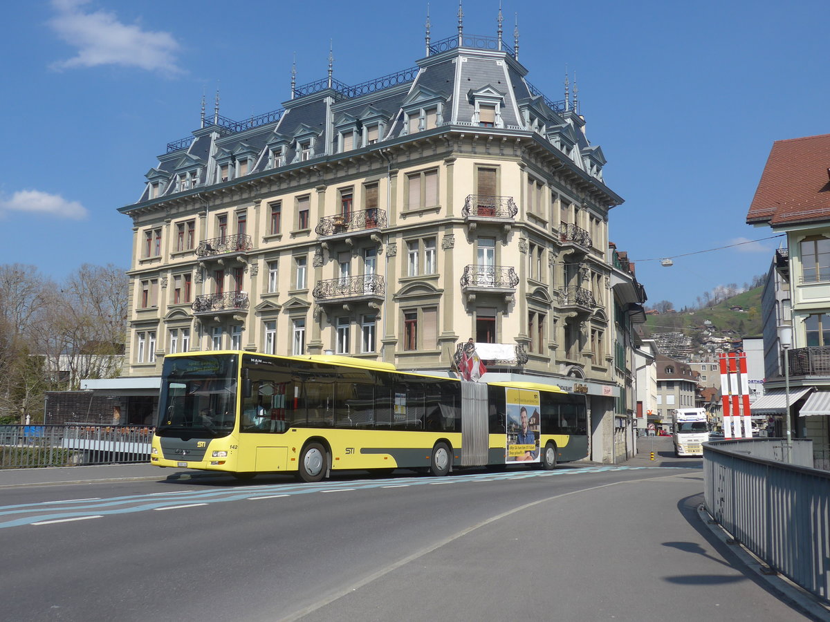(215'805) - STI Thun - Nr. 142/BE 801'142 - MAN am 2. April 2020 in Thun, Allmendbr�cke