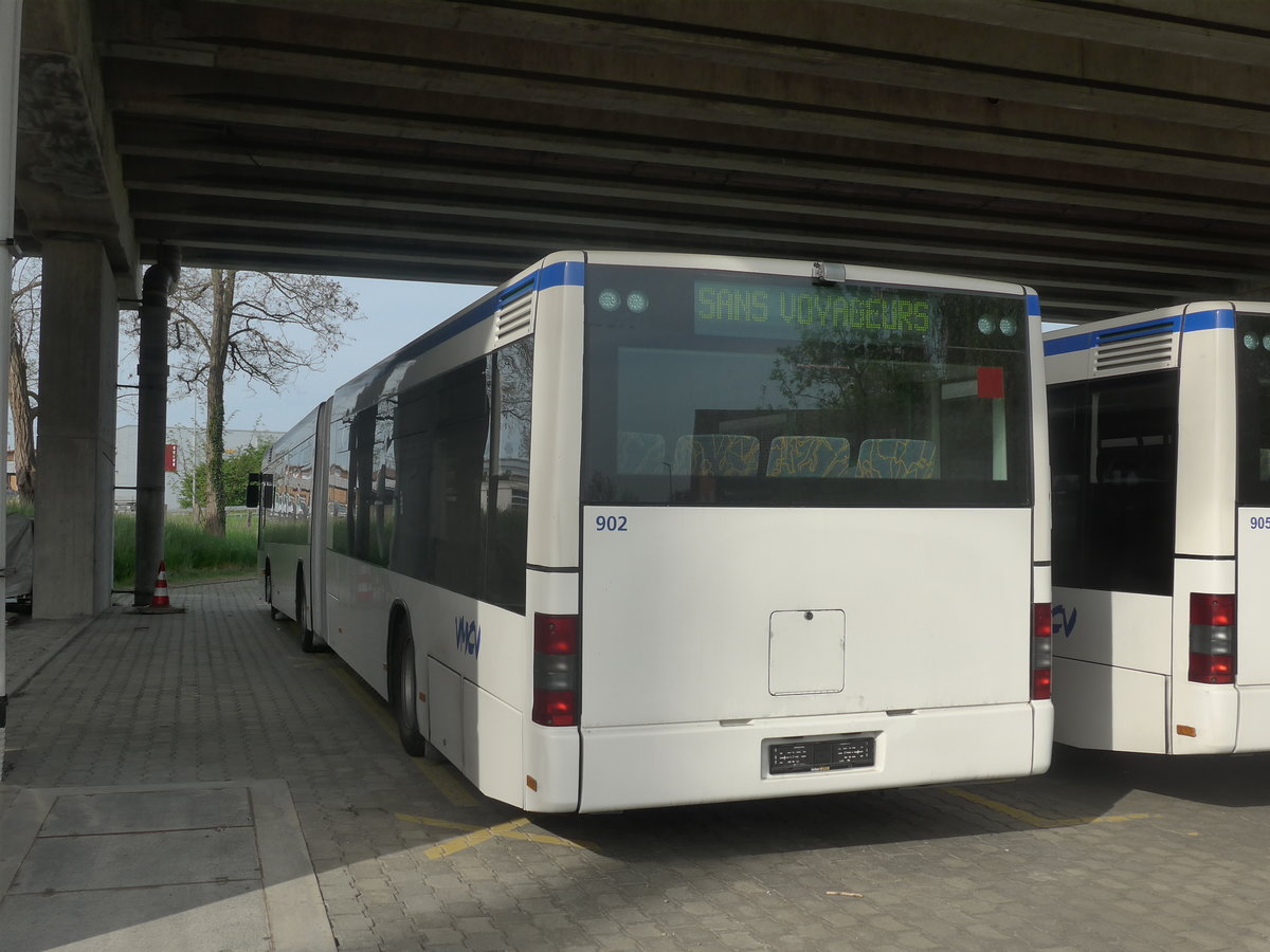 (216'266) - VMCV Clarens - Nr. 902 - MAN (ex transN, La Chaux-de-Fonds Nr. 246; ex TN Neuch�tel Nr. 246) am 19. April 2020 in Kerzers, Murtenstrasse