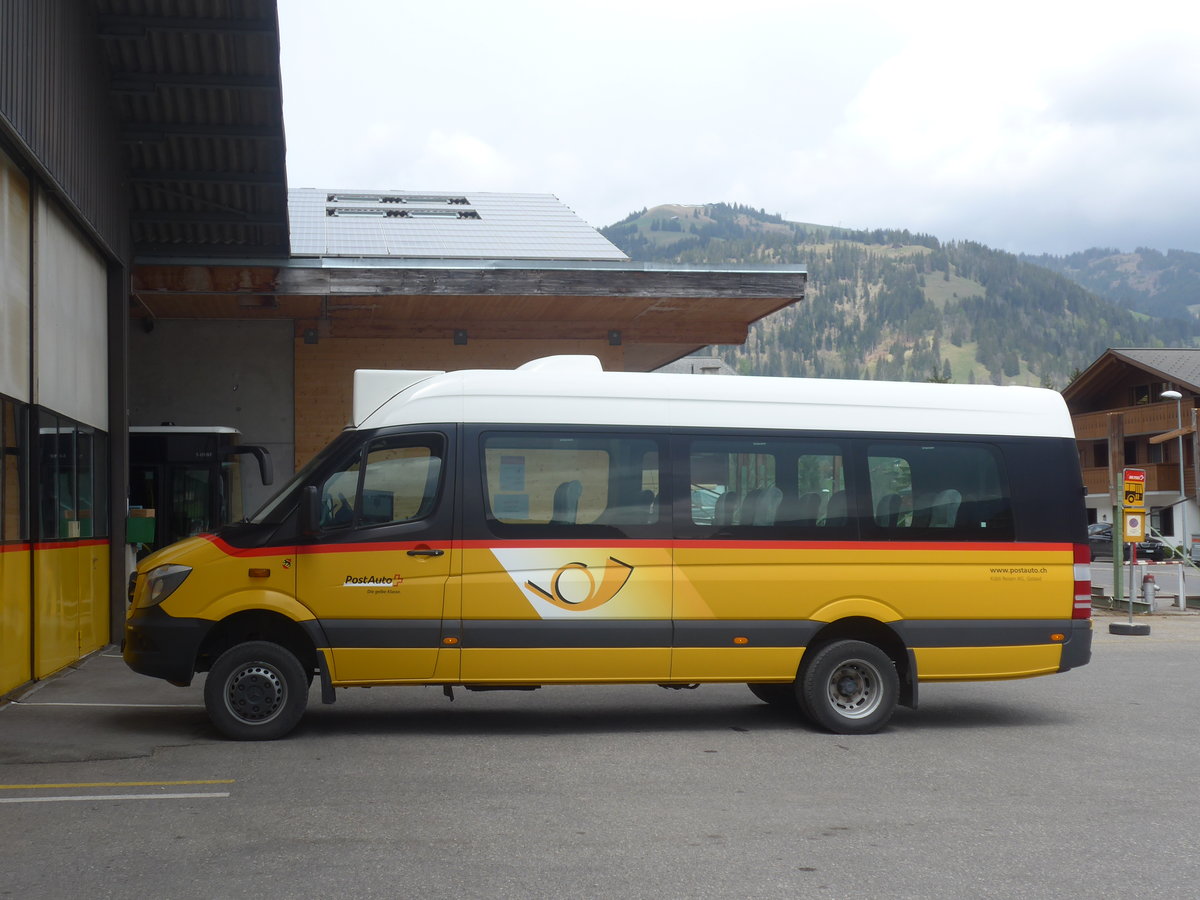 (216'488) - K�bli, Gstaad - BE 305'545 - Mercedes am 26. April 2020 in Gstaad, Garage