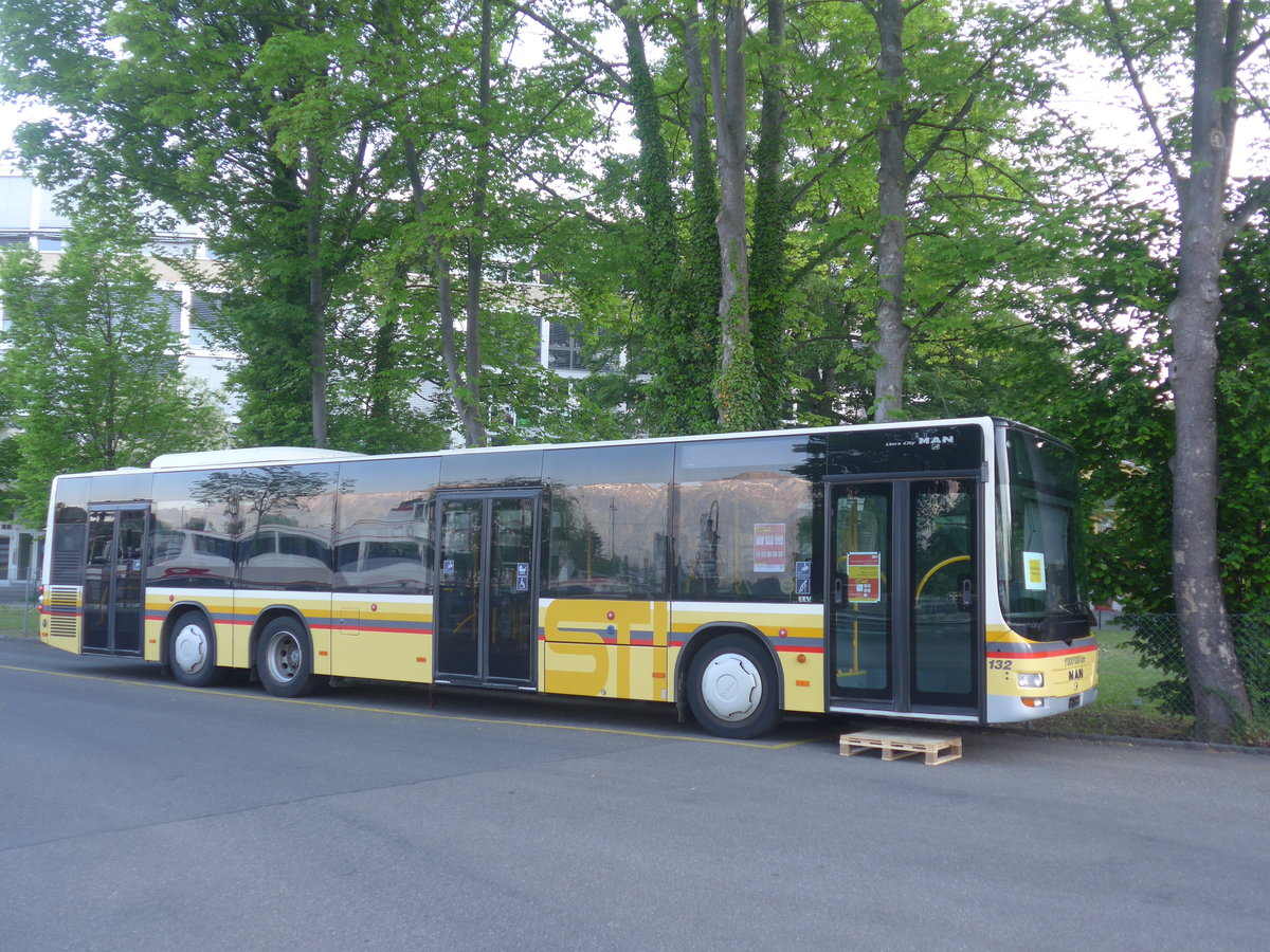 (216'794) - STI Thun - Nr. 132 - MAN am 9. Mai 2020 bei der Schiffl�ndte Thun