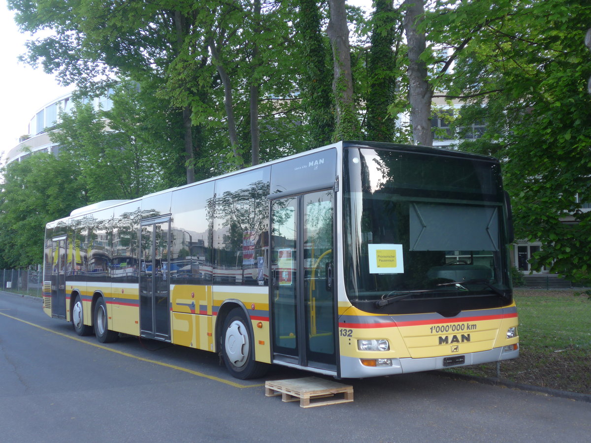 (216'795) - STI Thun - Nr. 132 - MAN am 9. Mai 2020 bei der Schiffl�ndte Thun