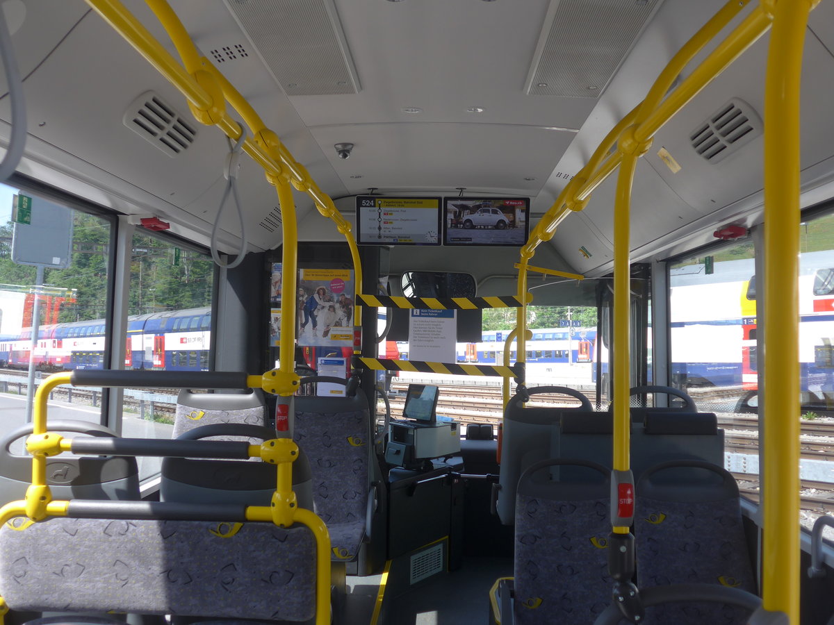 (216'863) - PostAuto Ostschweiz - SZ 125'405 - MAN am 9. Mai 2020 beim Bahnhof Ziegelbr�cke (Innenaufnahme)