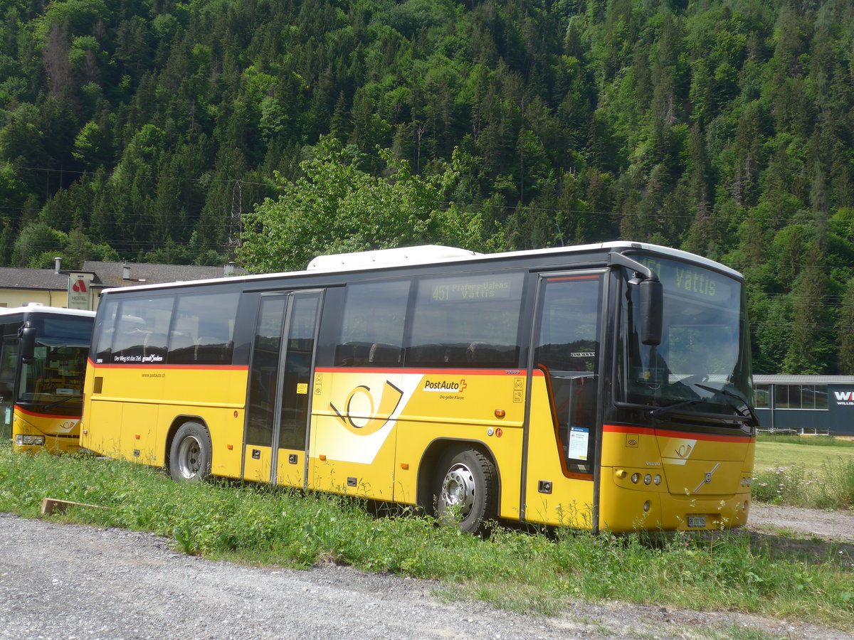 (217'198) - PostAuto Graub�nden - GR 102'306 - Volvo am 23. Mai 2020 beim Bahnhof Schiers