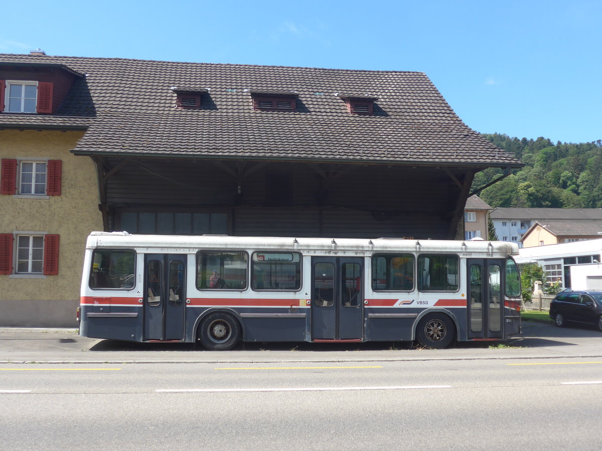 (217'388) - VBSG St. Gallen - Nr. 215 - Saurer/Hess am 30. Mai 2020 in Neuenhof, Z�rcherstrasse