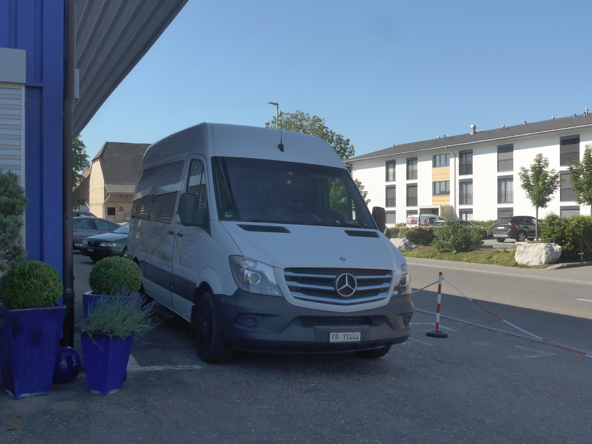 (217'495) - Kleibenzett'l, Kleinb�singen - Nr. 7/FR 31'444 - Mercedes am 31. Mai 2020 in Ried, Dorfstrasse