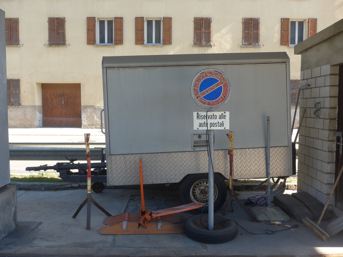 (217'533) - Marchetti, Airolo - Gowa Gep�ckanh�nger am 1. Juni 2020 beim Bahnhof Airolo