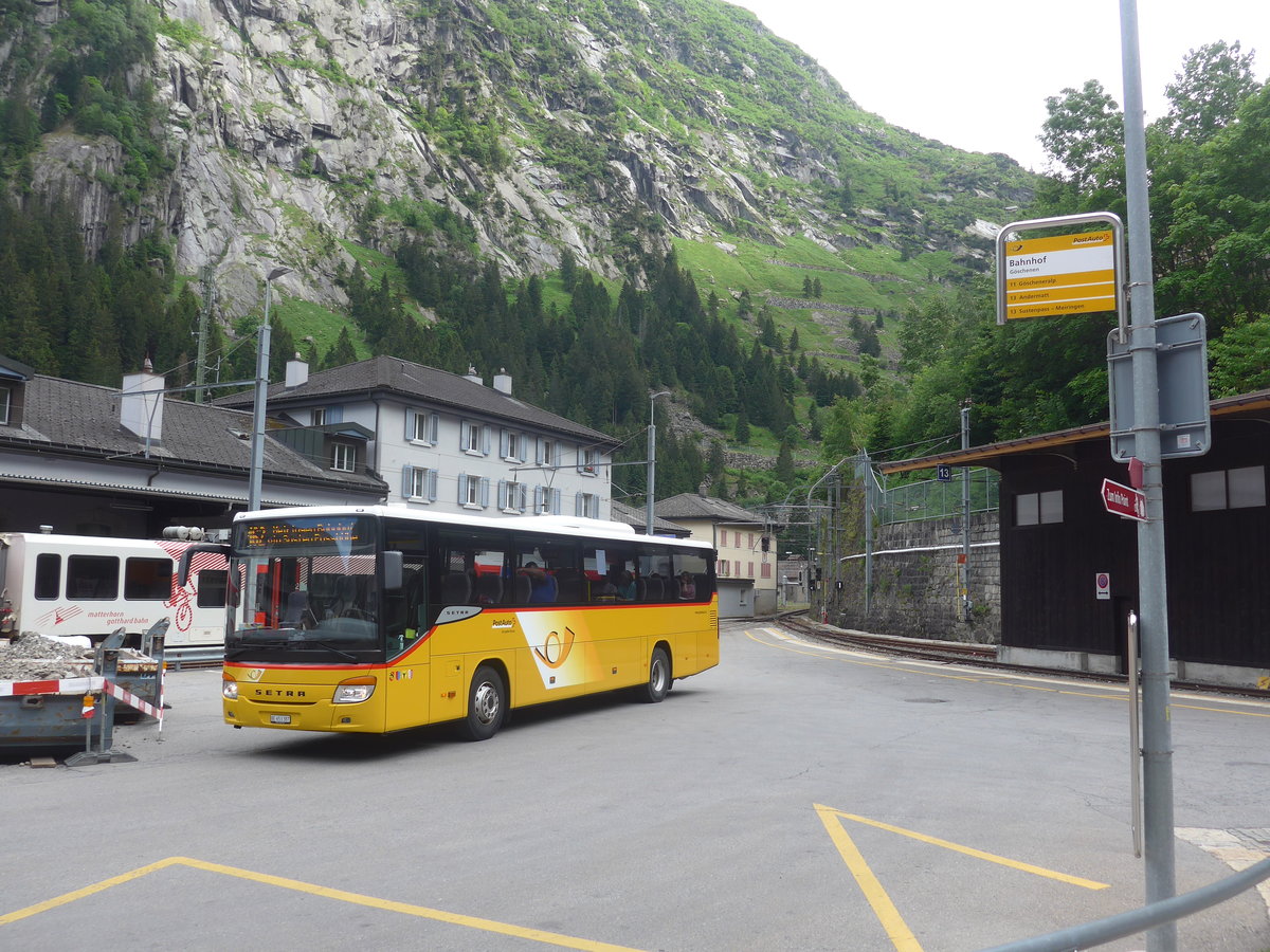 (218'130) - PostAuto Bern - Nr. 70/BE 653'387 - Setra am 21. Juni 2020 beim Bahnhof G�schenen